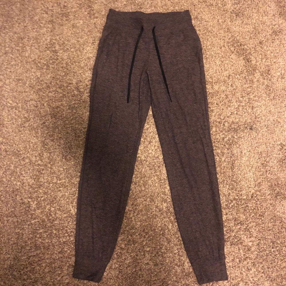 Lulu lemon size 4 joggers